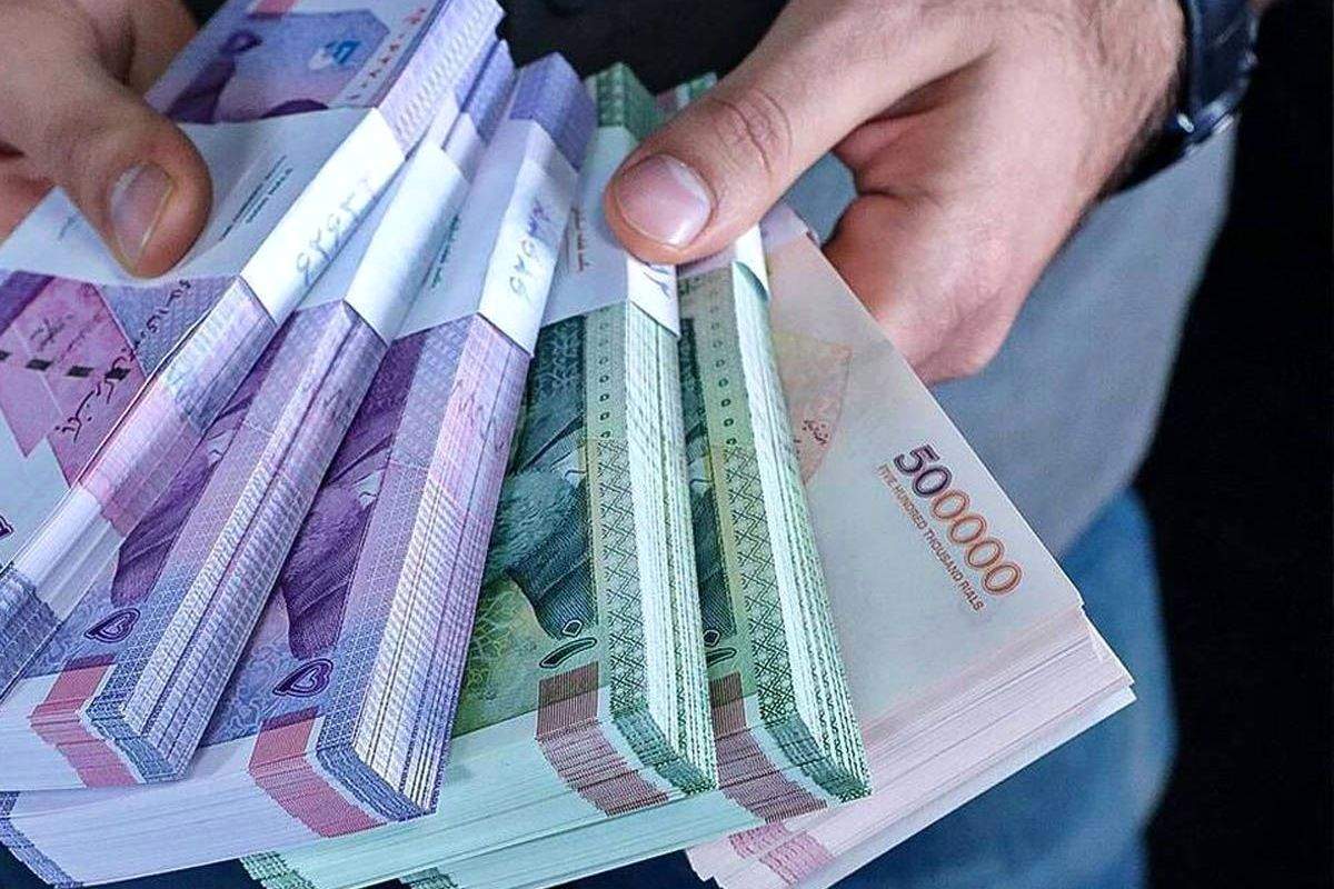 میزان عیدی امسال مشخص شد؛ کارگران چقدر و کارمندان چقدر می‌گیرند؟